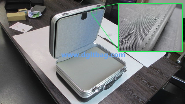 eva儲物包箱內(nèi)圖