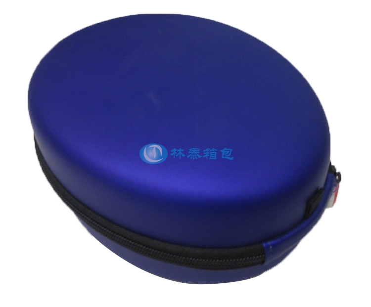 寶藍(lán)色頭戴式耳機包表面細(xì)節(jié)